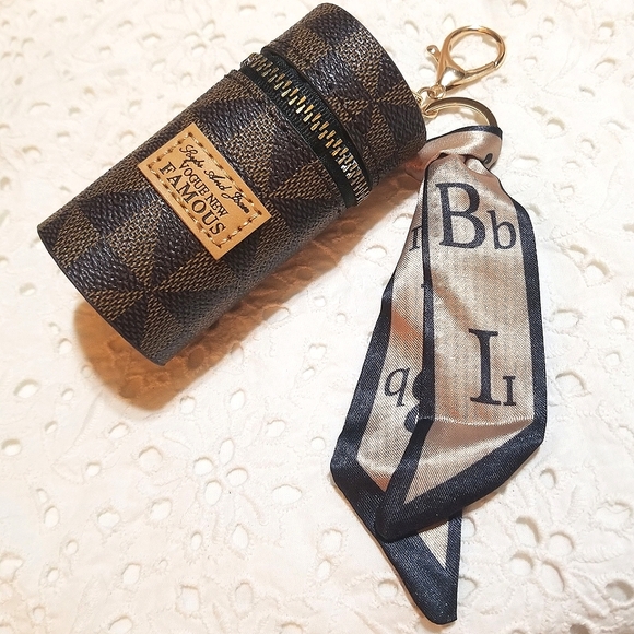 NEW Bucket Makeup Bag Purse Charm Keychain - Picture 2 of 6